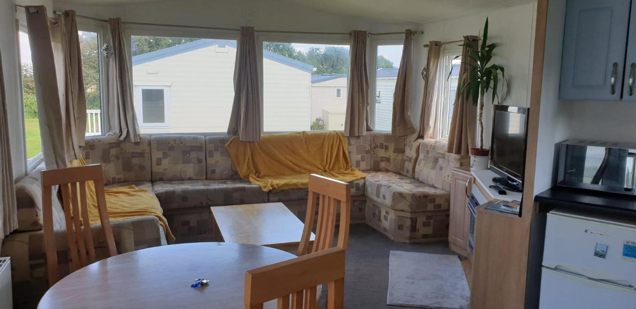 Private Caravan Situated At Parkdean Holiday Resort St Margaret'S At Cliffe Number 18 Buitenkant foto
