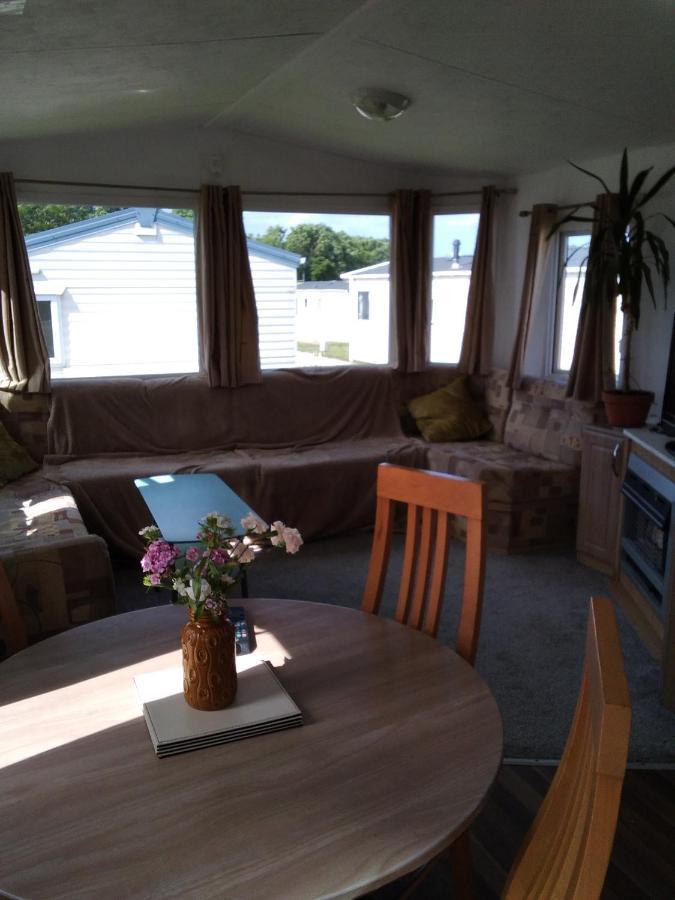 Private Caravan Situated At Parkdean Holiday Resort St Margaret'S At Cliffe Number 18 Buitenkant foto