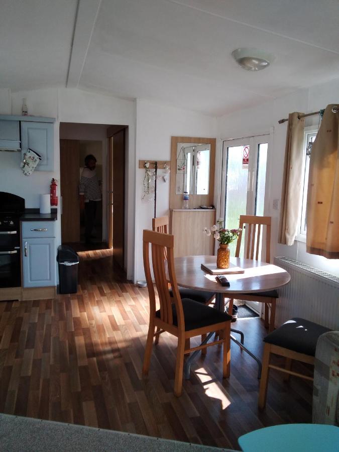 Private Caravan Situated At Parkdean Holiday Resort St Margaret'S At Cliffe Number 18 Buitenkant foto