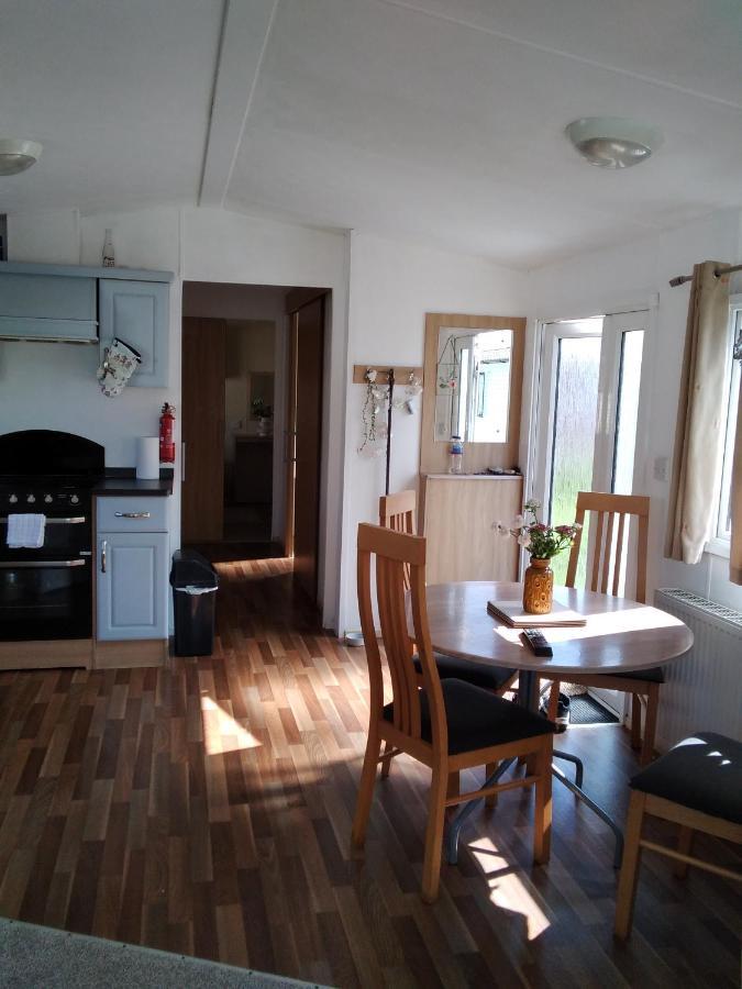 Private Caravan Situated At Parkdean Holiday Resort St Margaret'S At Cliffe Number 18 Buitenkant foto