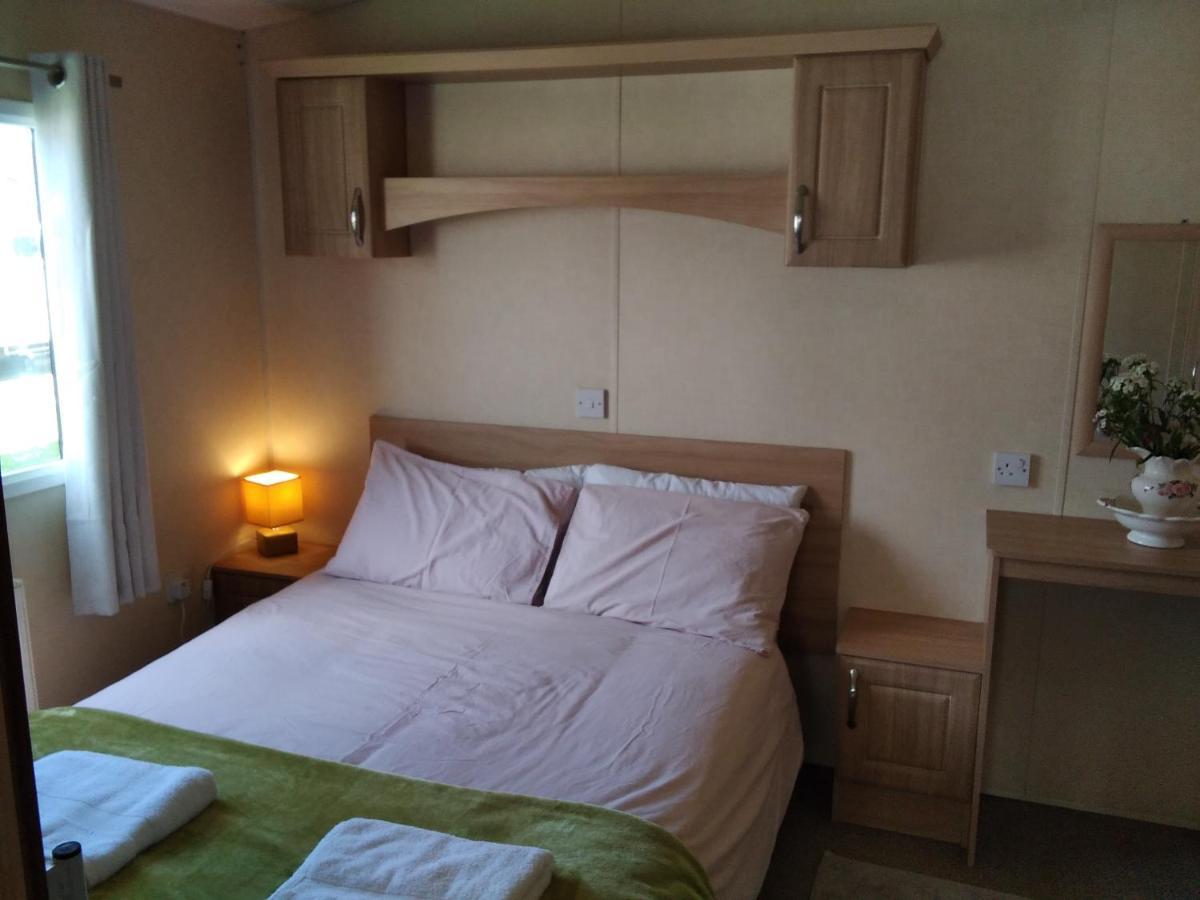 Private Caravan Situated At Parkdean Holiday Resort St Margaret'S At Cliffe Number 18 Buitenkant foto