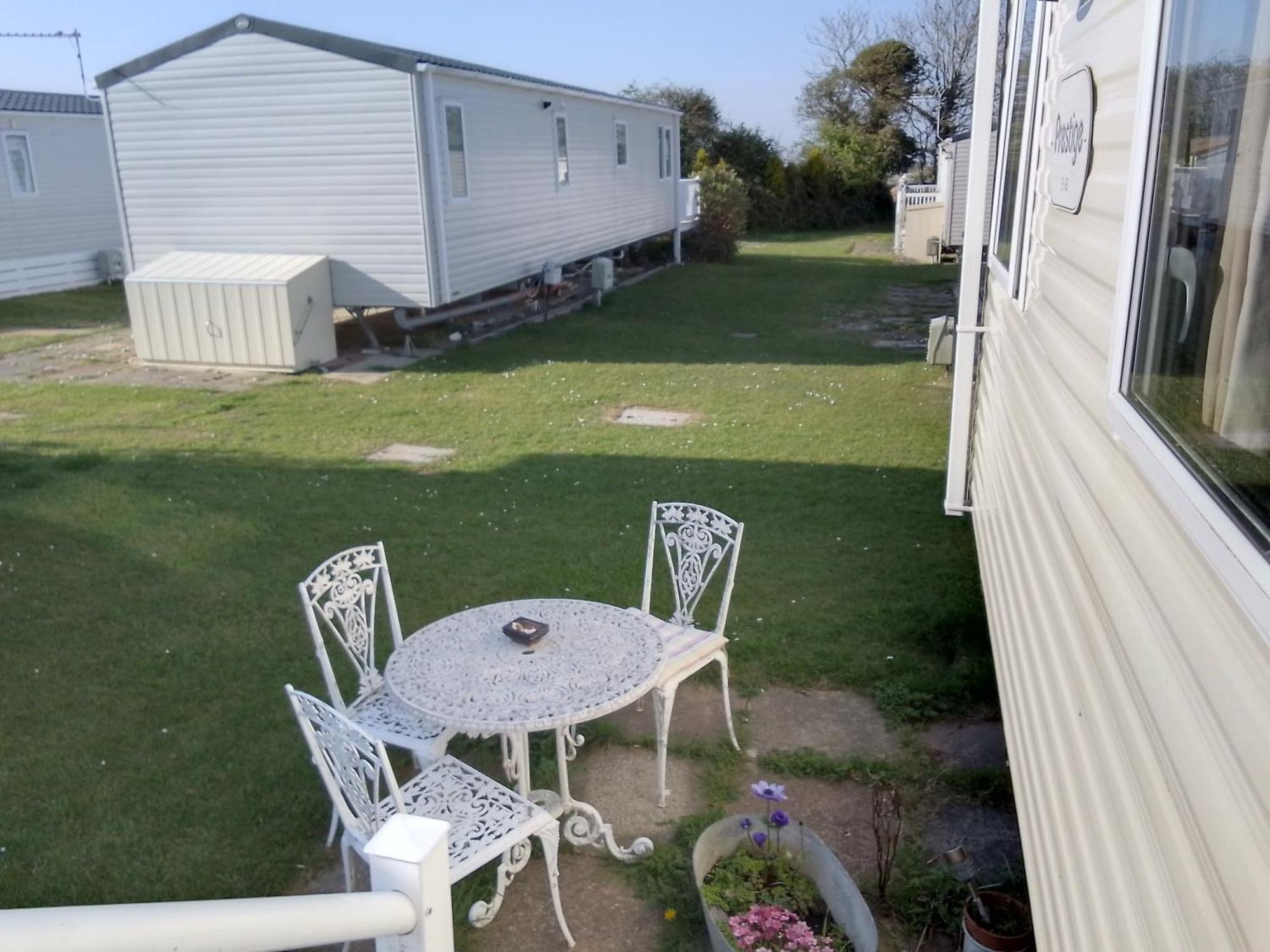 Private Caravan Situated At Parkdean Holiday Resort St Margaret'S At Cliffe Number 18 Buitenkant foto