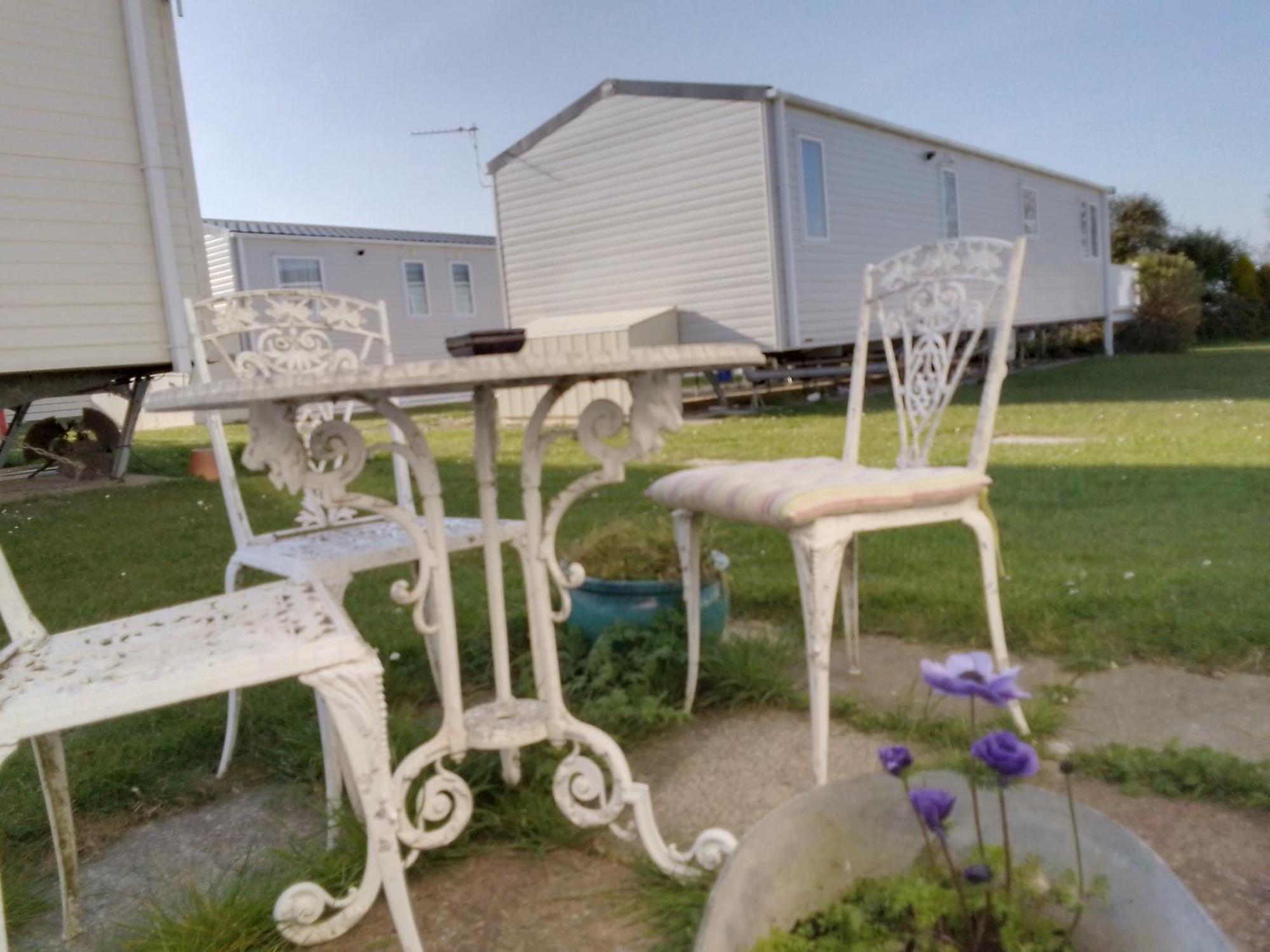 Private Caravan Situated At Parkdean Holiday Resort St Margaret'S At Cliffe Number 18 Buitenkant foto